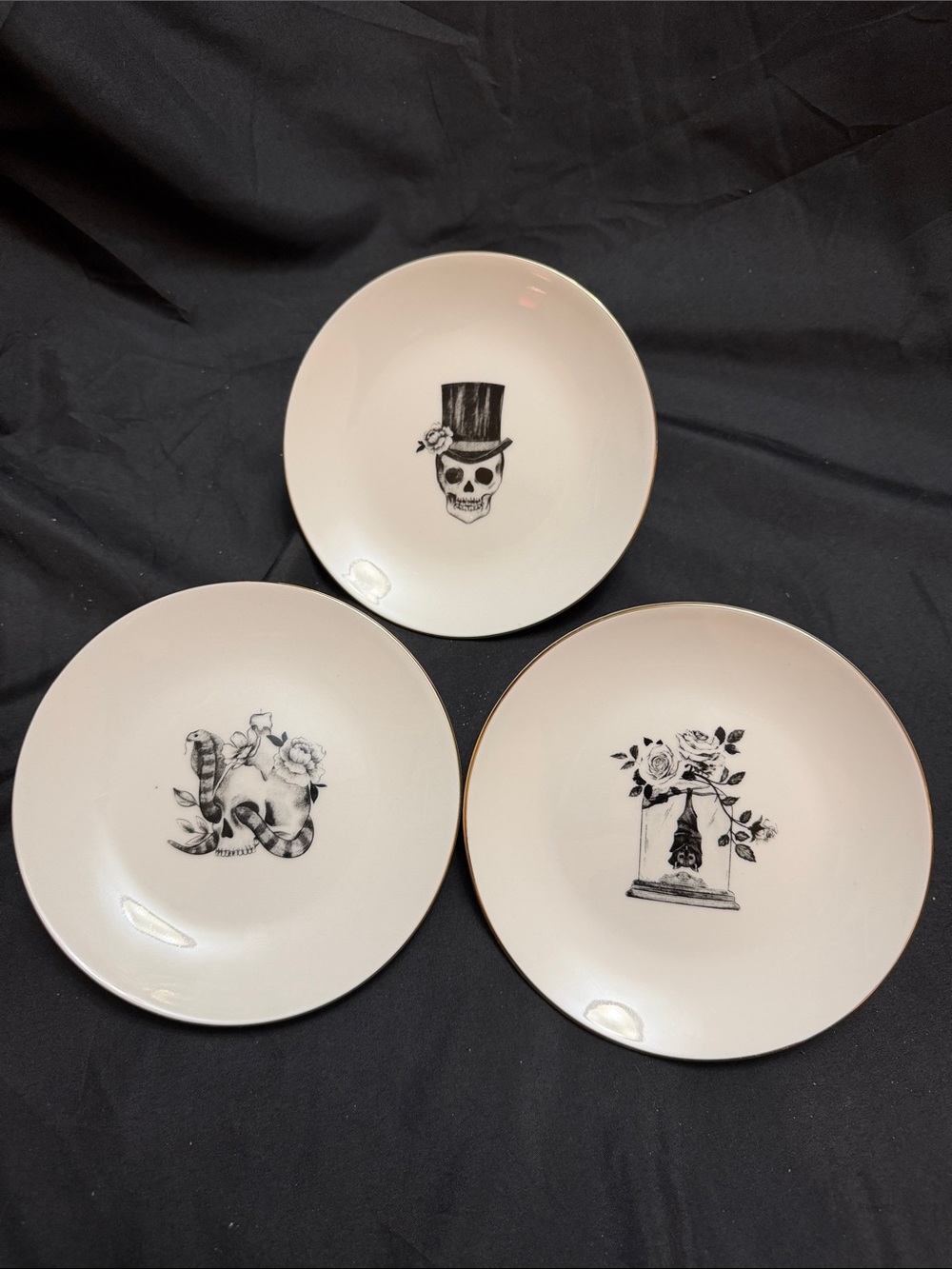 Set of 3 6” Halloween Dessert Plates w Gold Trim